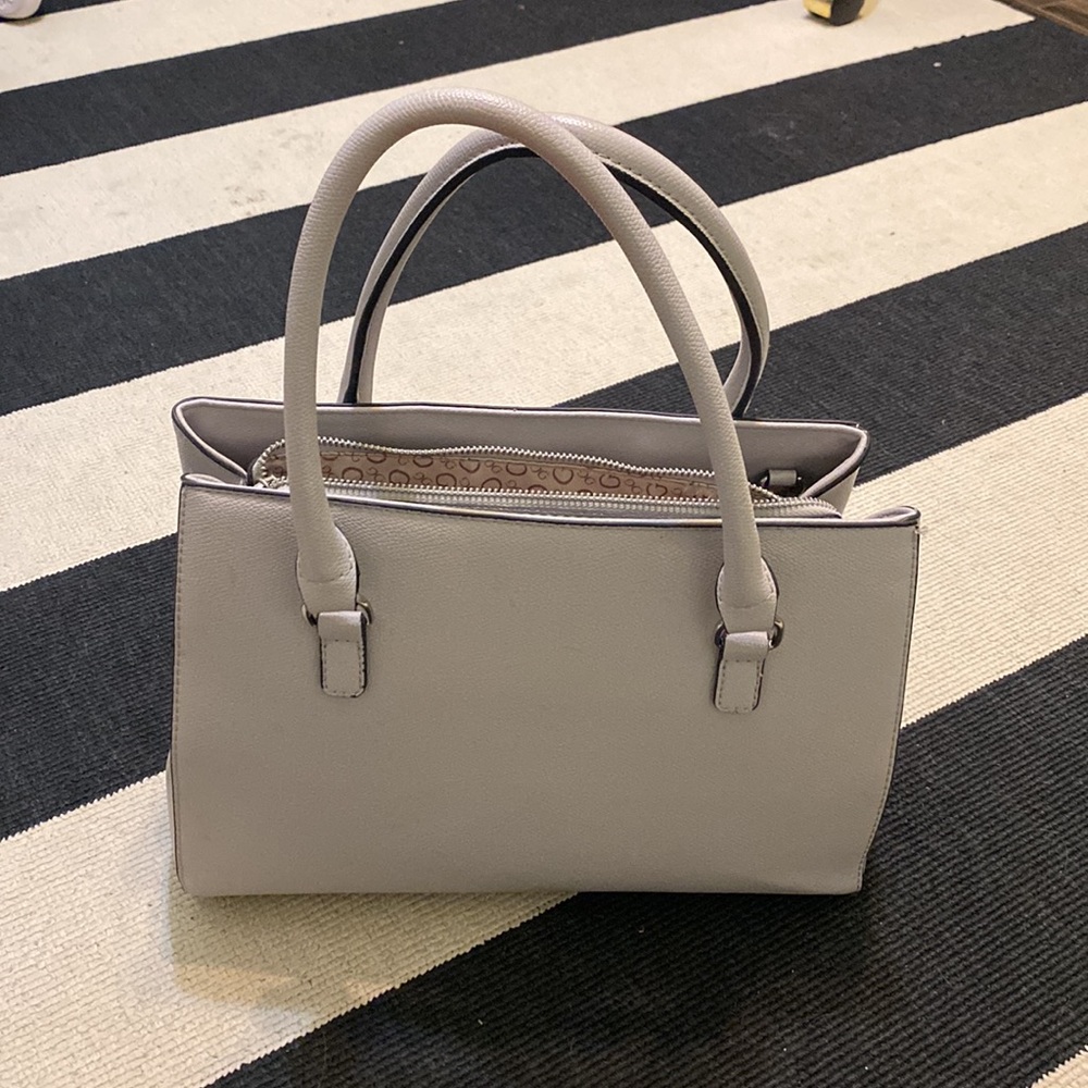 Guess Tote - Picture 2 of 4